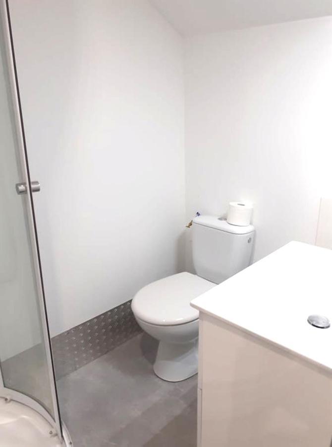 10 - Joli Studio Avec Deux Lits, Tout Equipe Pour 1, 2 Ou 3 Personnes Maximum, Vue Sur Parc Arbore, Parking Privatif Gratuit, Grand Fourgon Possible, Tout Le Linge De Maison Est Fourni Razac-sur-lʼIsle Exteriér fotografie