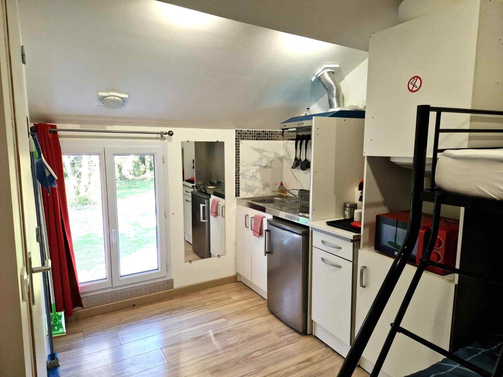 10 - Joli Studio Avec Deux Lits, Tout Equipe Pour 1, 2 Ou 3 Personnes Maximum, Vue Sur Parc Arbore, Parking Privatif Gratuit, Grand Fourgon Possible, Tout Le Linge De Maison Est Fourni Razac-sur-lʼIsle Exteriér fotografie
